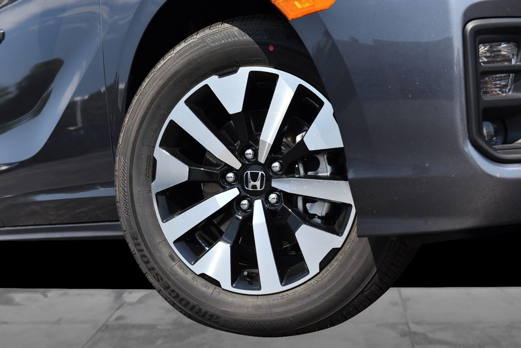 Honda Odyssey Vehicle Full-screen Gallery Image 3
