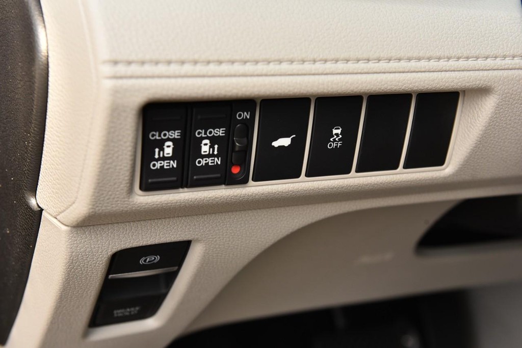 Honda Odyssey Vehicle Full-screen Gallery Image 11