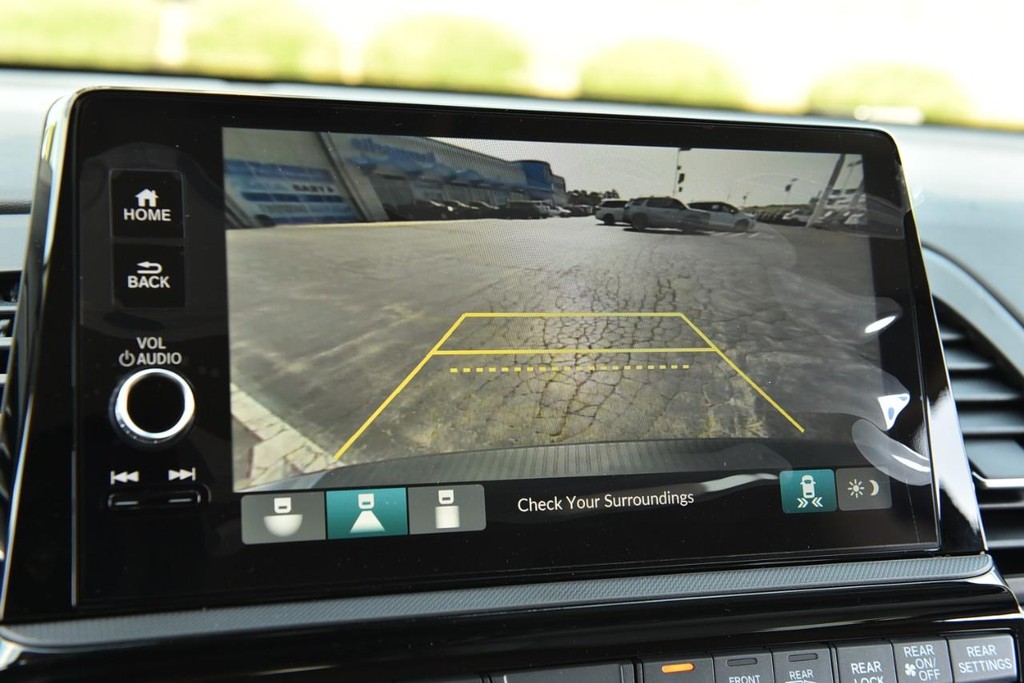 Honda Odyssey Vehicle Full-screen Gallery Image 13