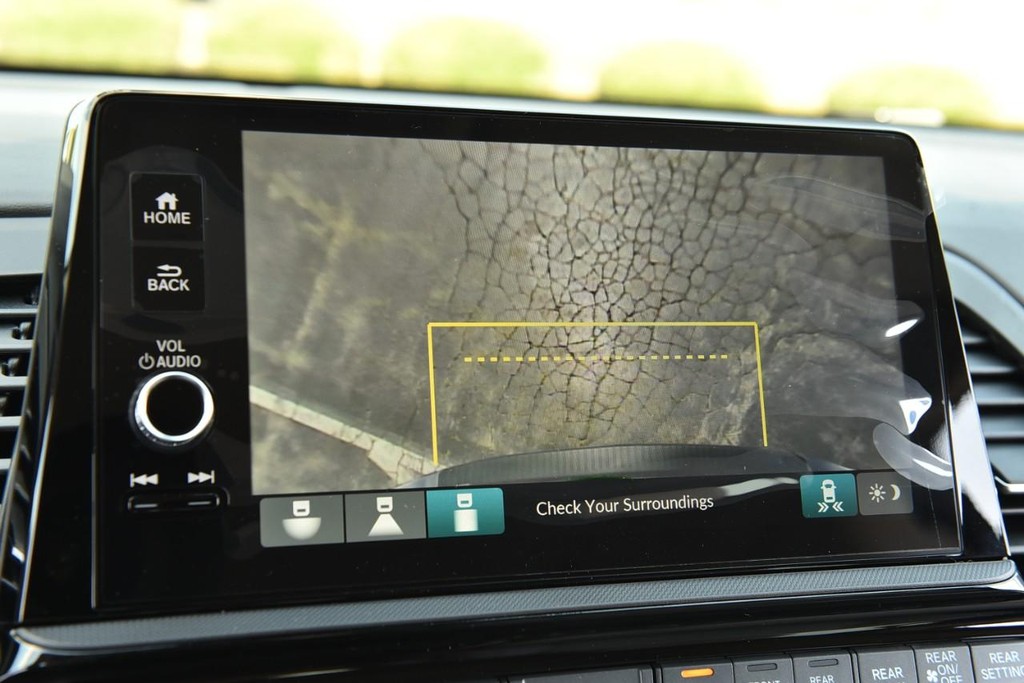 Honda Odyssey Vehicle Full-screen Gallery Image 14