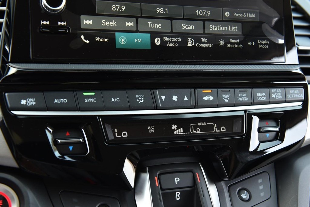Honda Odyssey Vehicle Full-screen Gallery Image 16