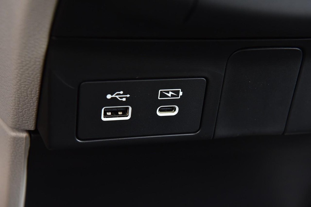 Honda Odyssey Vehicle Full-screen Gallery Image 18