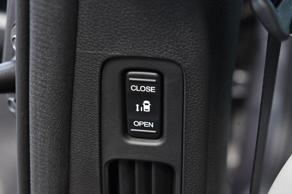 Honda Odyssey Vehicle Full-screen Gallery Image 28