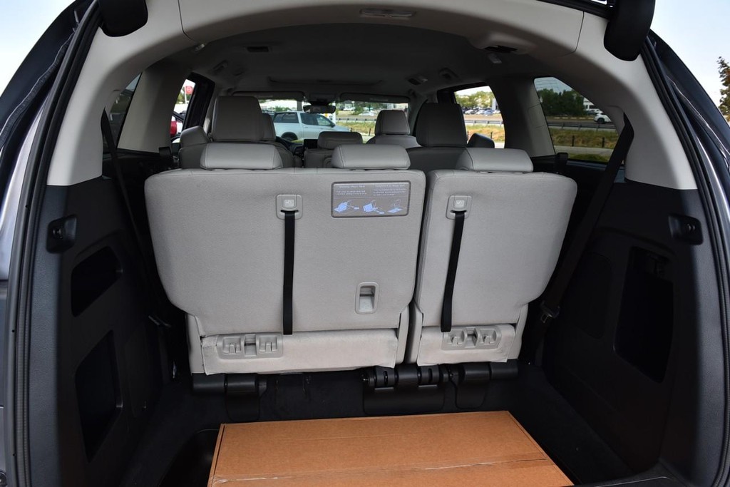 Honda Odyssey Vehicle Full-screen Gallery Image 30