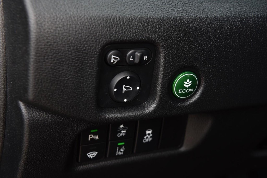 Honda Passport Vehicle Image 12