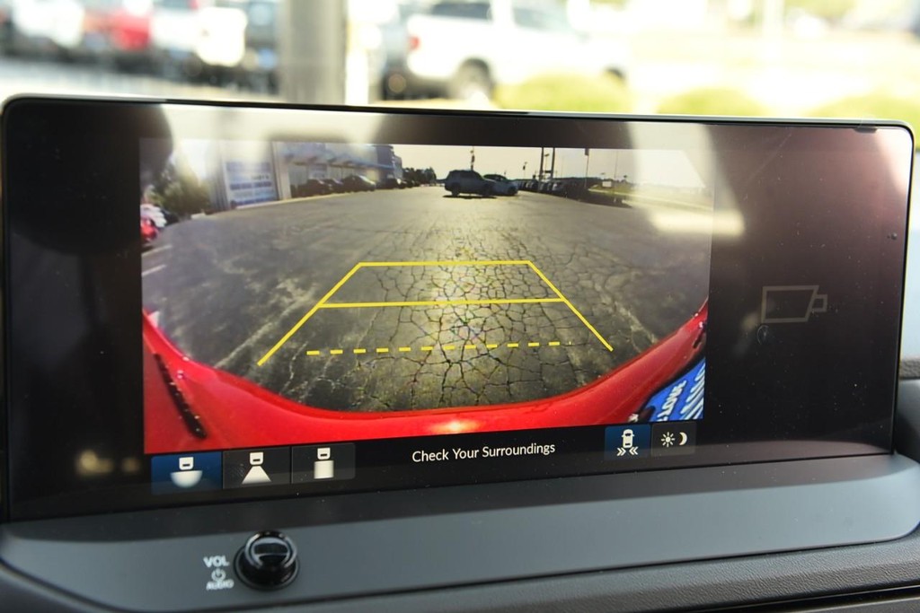Honda Accord Hybrid Vehicle Full-screen Gallery Image 11
