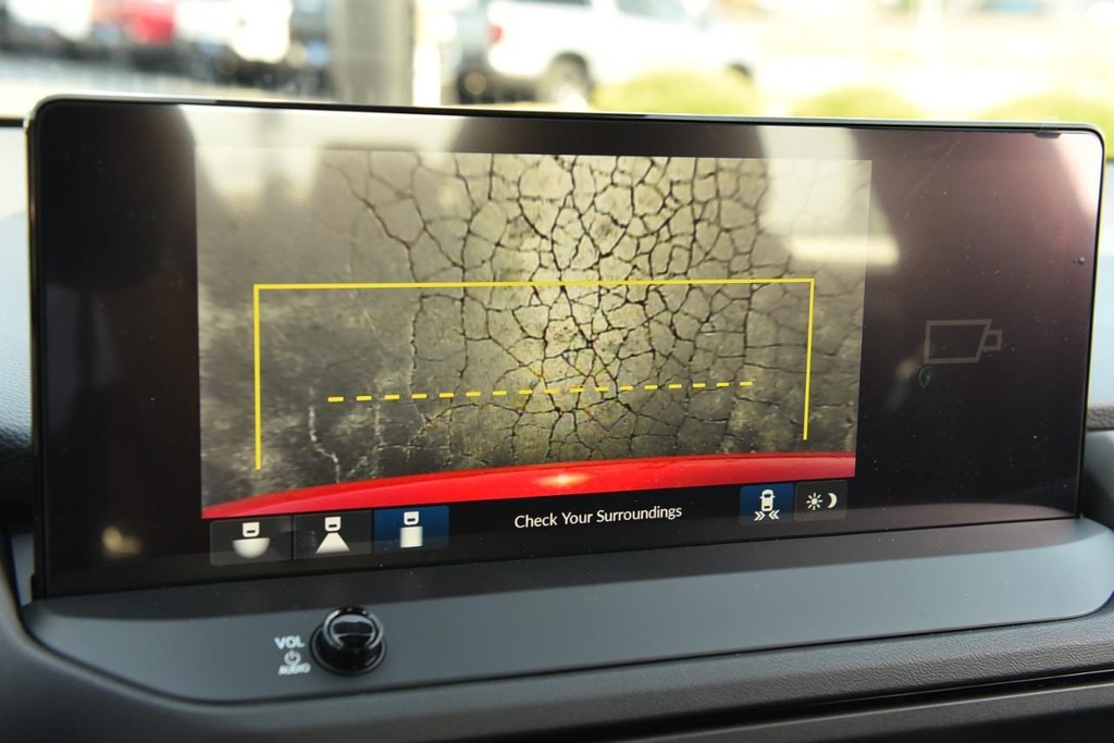 Honda Accord Hybrid Vehicle Full-screen Gallery Image 12