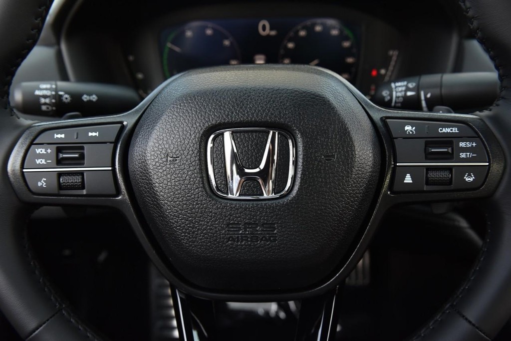 Honda Accord Hybrid Vehicle Full-screen Gallery Image 18