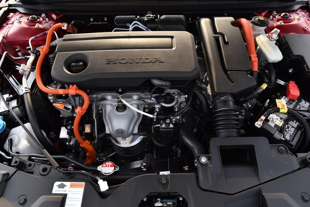 Honda Accord Hybrid Vehicle Full-screen Gallery Image 25