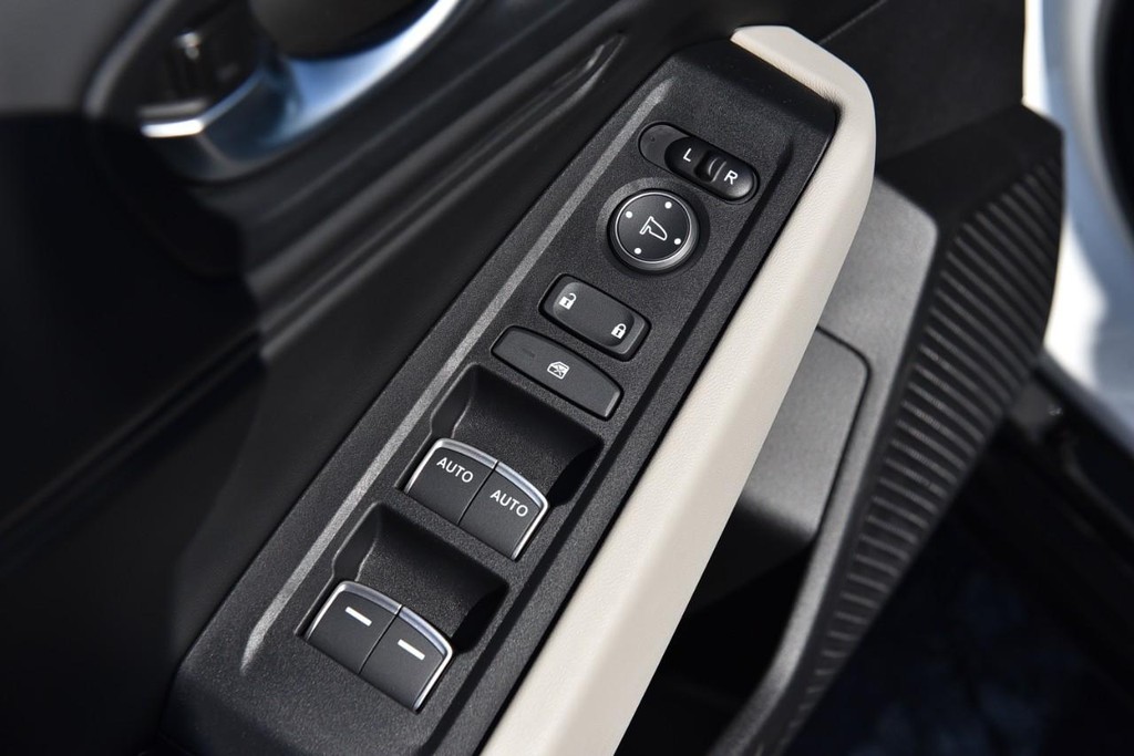 Honda Accord Hybrid Vehicle Full-screen Gallery Image 8