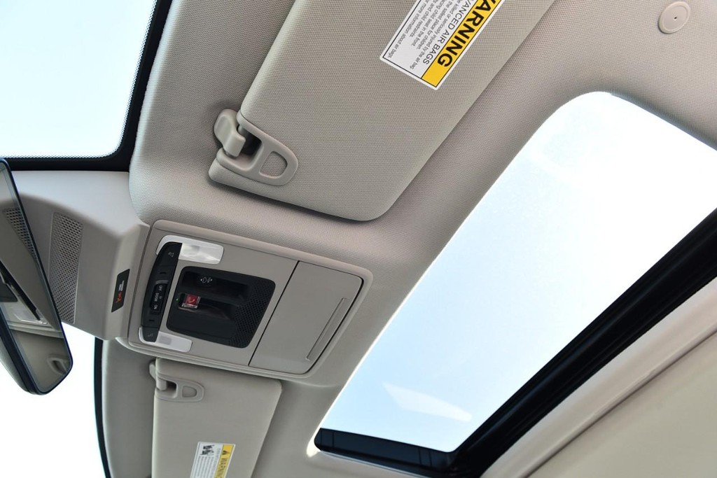 Honda Accord Hybrid Vehicle Full-screen Gallery Image 22