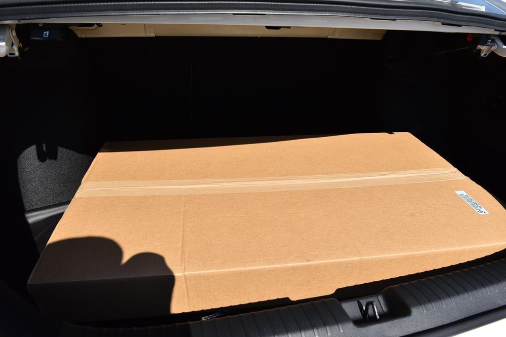 Honda Accord Hybrid Vehicle Full-screen Gallery Image 25