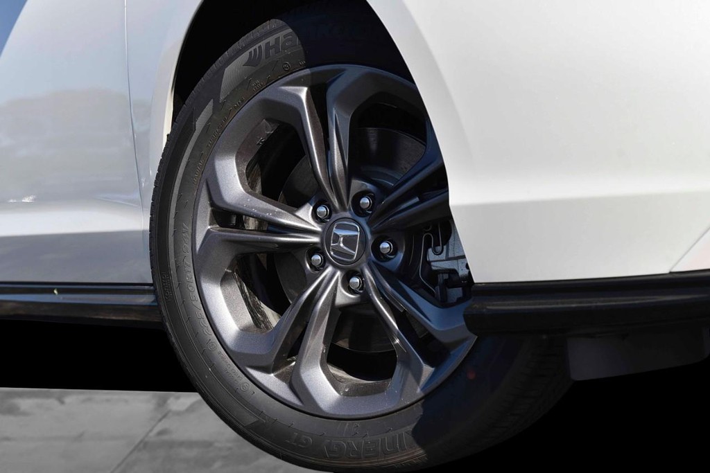Honda Accord Hybrid Vehicle Image 03