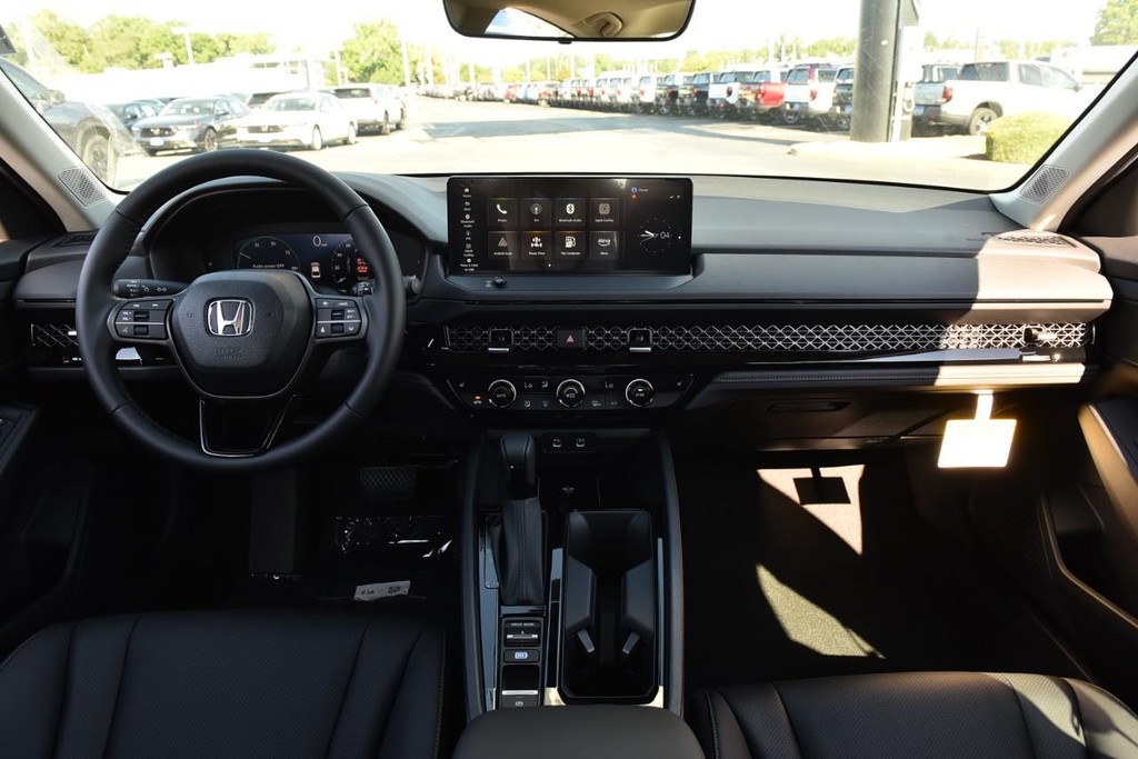 Honda Accord Hybrid Vehicle Image 07