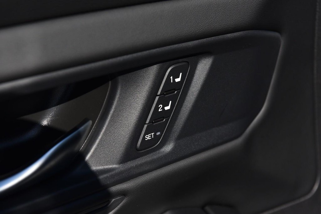 Honda Accord Hybrid Vehicle Image 09