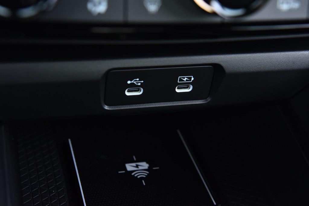Honda Accord Hybrid Vehicle Image 16