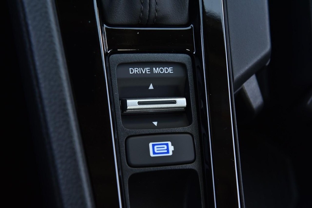 Honda Accord Hybrid Vehicle Image 17