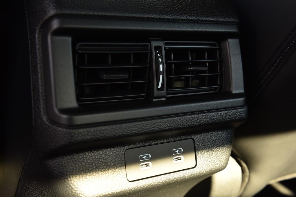 Honda Accord Hybrid Vehicle Image 24