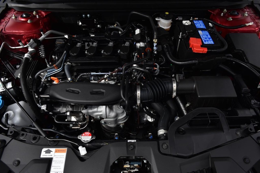 Honda Accord Sedan Vehicle Image 25