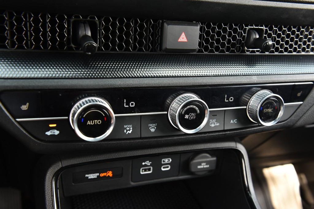 Honda CR-V Hybrid Vehicle Image 15