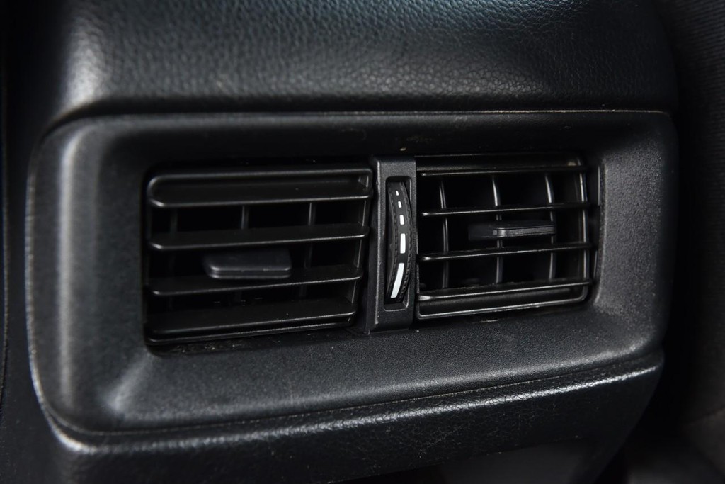 Honda CR-V Hybrid Vehicle Image 24