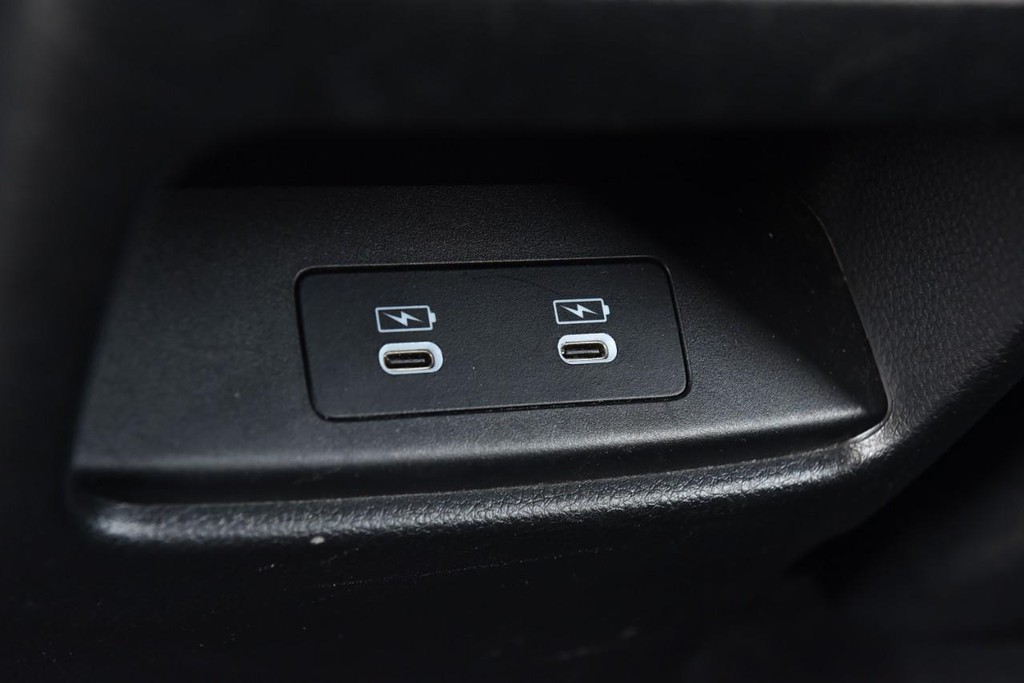 Honda CR-V Hybrid Vehicle Image 25