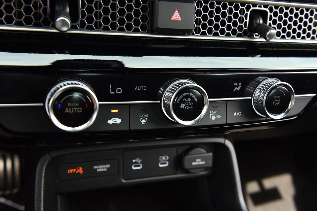 Honda Civic Hatchback Vehicle Full-screen Gallery Image 15