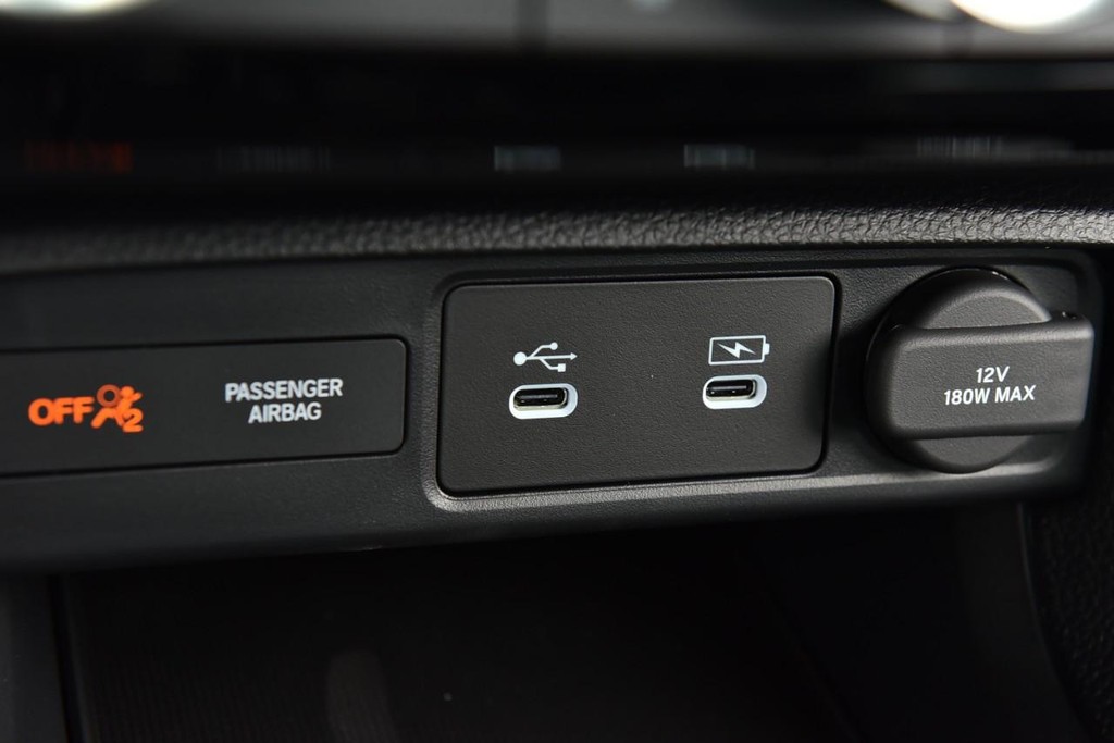 Honda Civic Hatchback Vehicle Full-screen Gallery Image 16