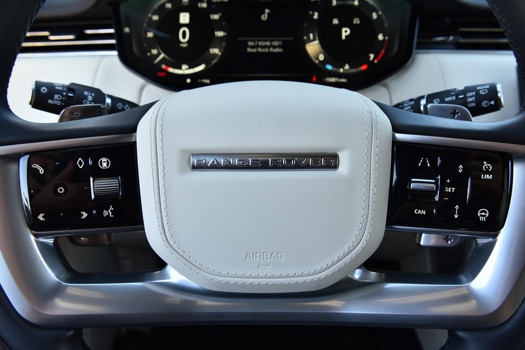 Land Rover Range Rover Vehicle Image 17