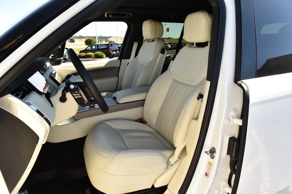Land Rover Range Rover Vehicle Image 18