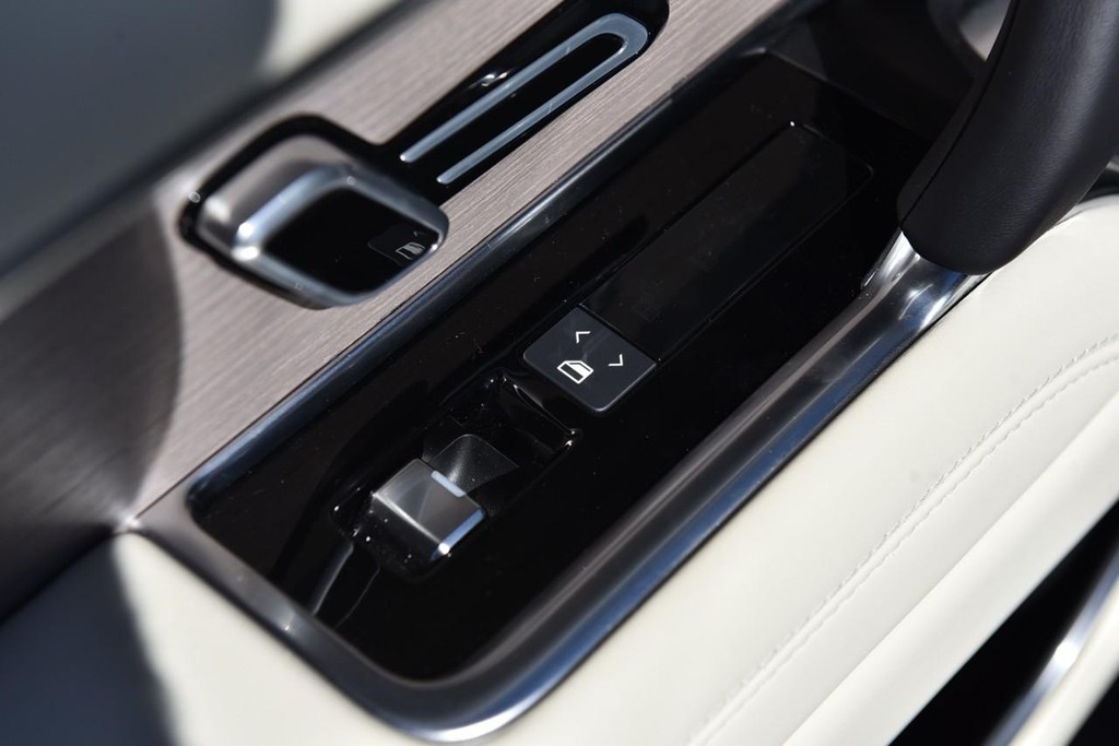 Land Rover Range Rover Vehicle Image 24
