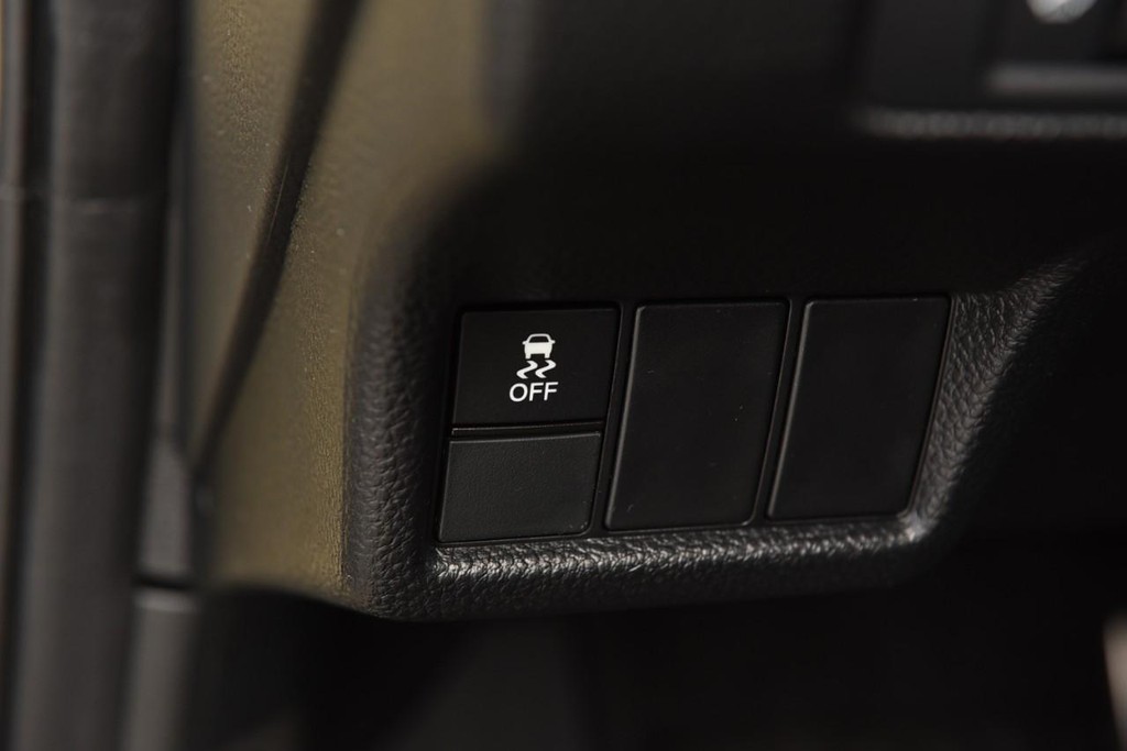 Honda Civic Hatchback Hybrid Vehicle Image 10