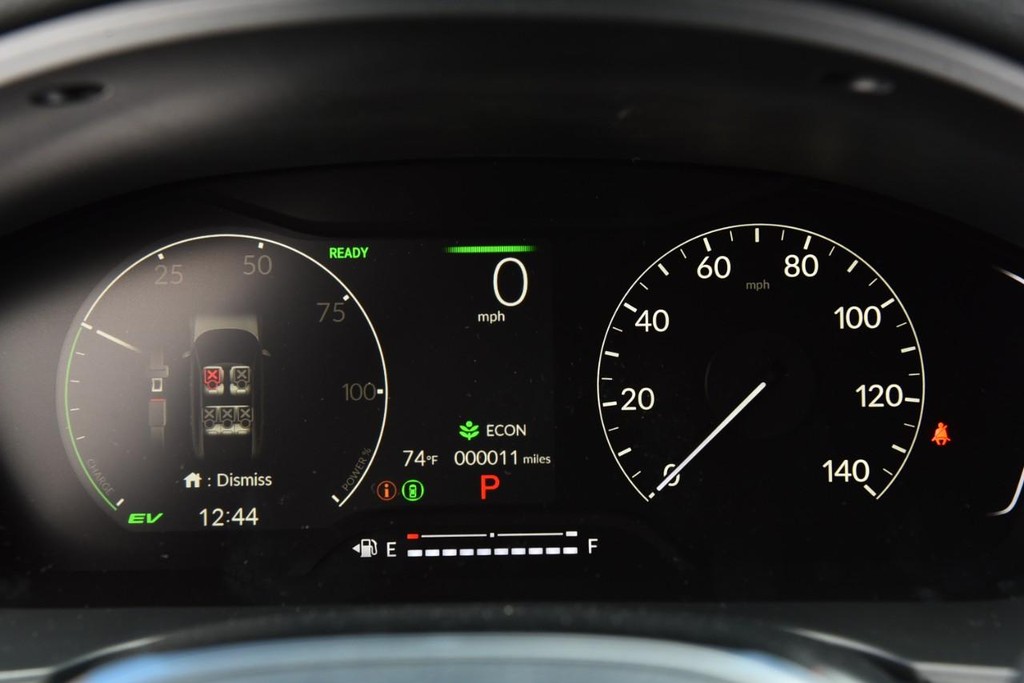 Honda Civic Hatchback Hybrid Vehicle Image 11