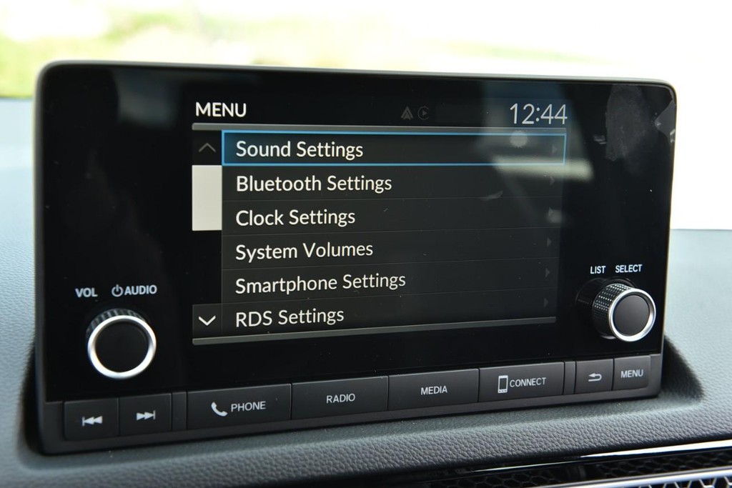 Honda Civic Hatchback Hybrid Vehicle Image 14