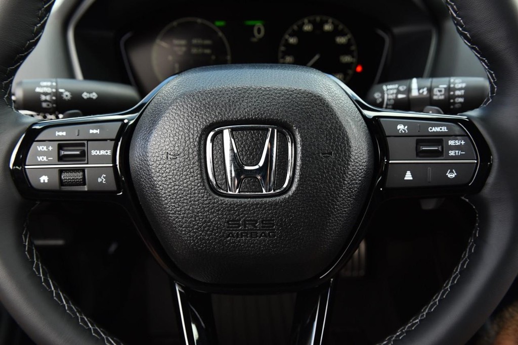 Honda Civic Hatchback Hybrid Vehicle Image 19