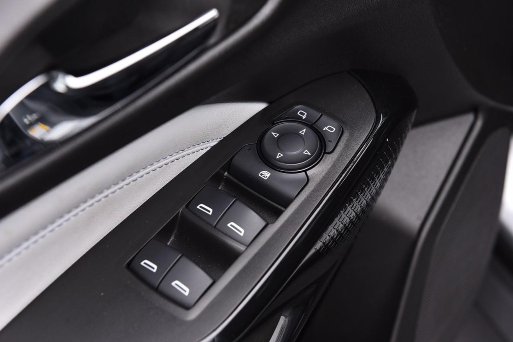 Chevrolet Trax Vehicle Image 08