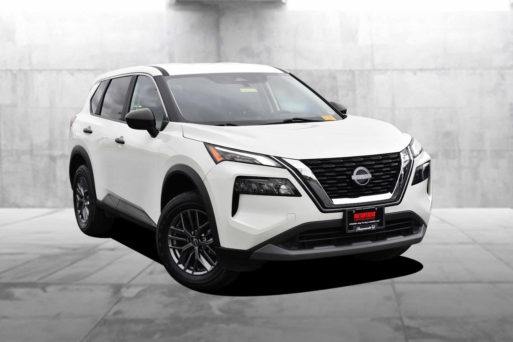 Nissan Rogue Vehicle Image 02