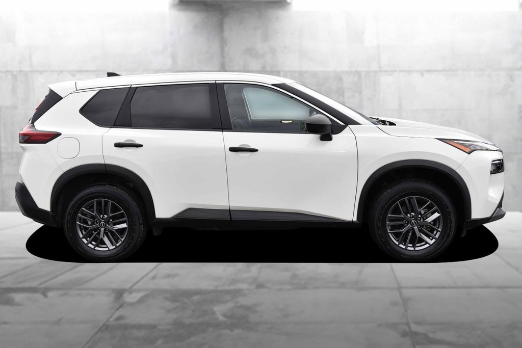 Nissan Rogue Vehicle Image 05
