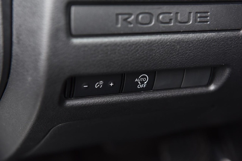Nissan Rogue Vehicle Image 10