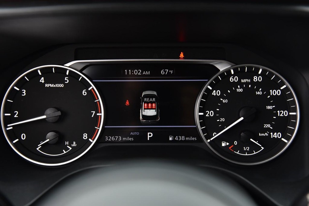 Nissan Rogue Vehicle Image 11