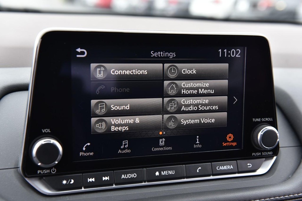 Nissan Rogue Vehicle Image 13