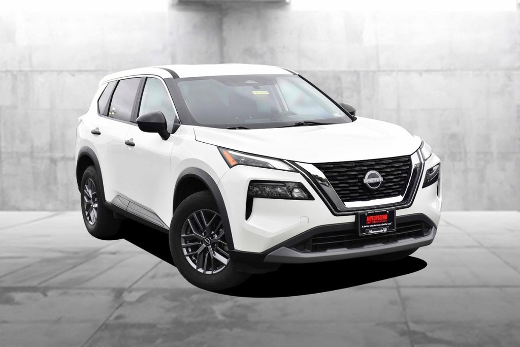 Nissan Rogue Vehicle Image 02