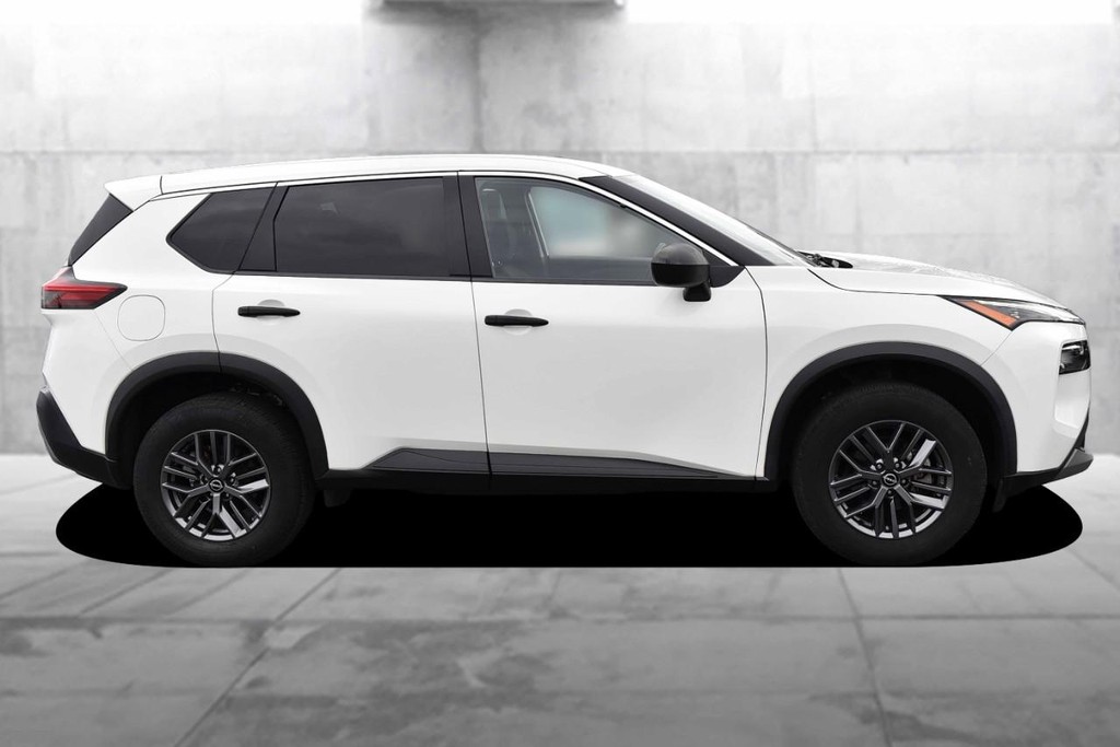 Nissan Rogue Vehicle Image 05