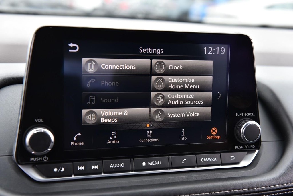 Nissan Rogue Vehicle Image 13