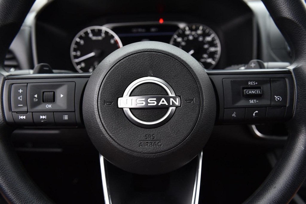 Nissan Rogue Vehicle Image 17