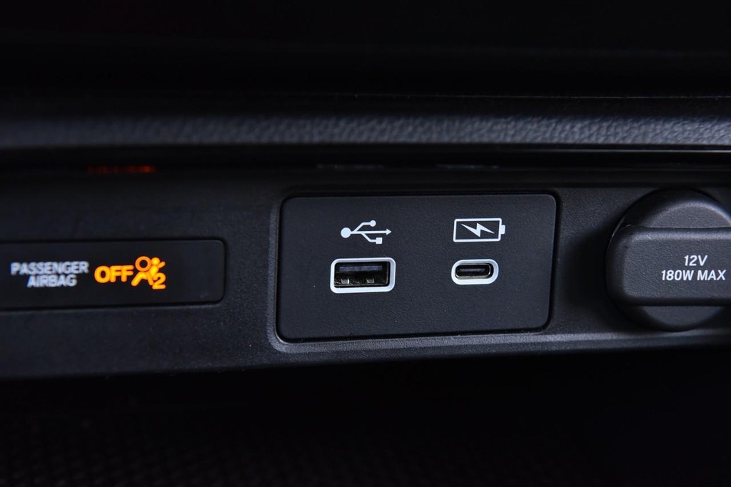 Honda CR-V Vehicle Image 16