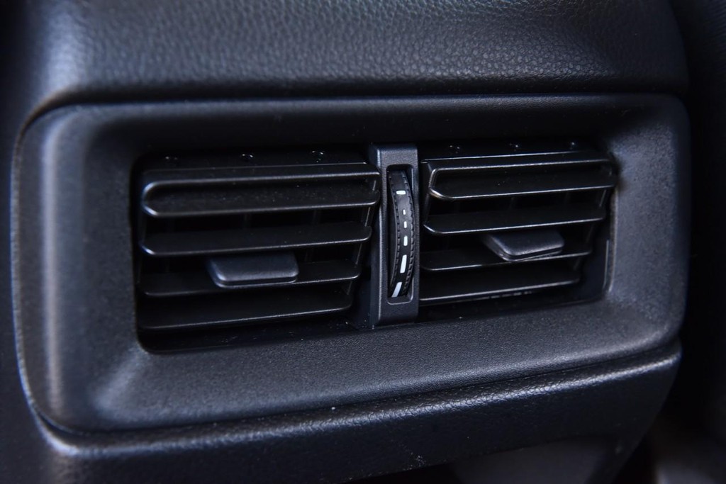 Honda CR-V Vehicle Image 24
