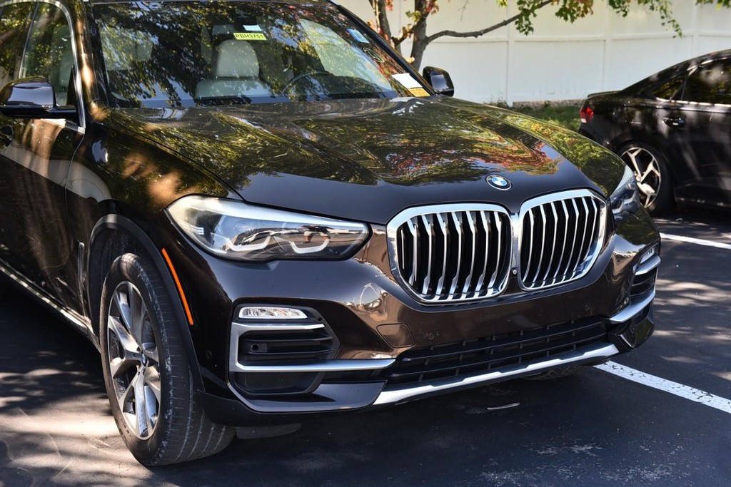 BMW X5 Vehicle Image 02