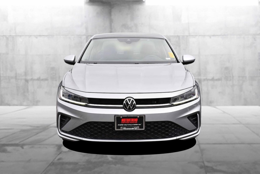 Volkswagen Jetta Vehicle Image 04