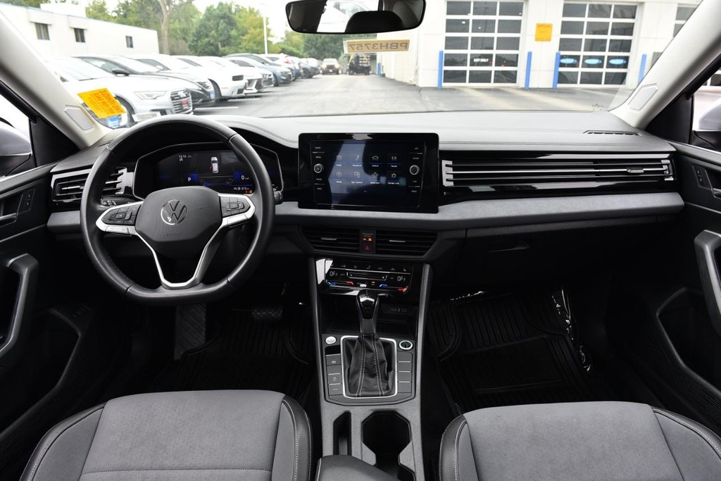 Volkswagen Jetta Vehicle Image 07